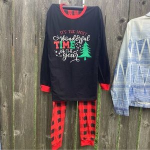 NWT  if family   Pajama’s Christmas